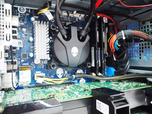 DELL Alienware Aurora R7(Windows11 Home)Core i7 SSD 256GB 32GBメモリ 中古パソコン 中古PC 格安 美品